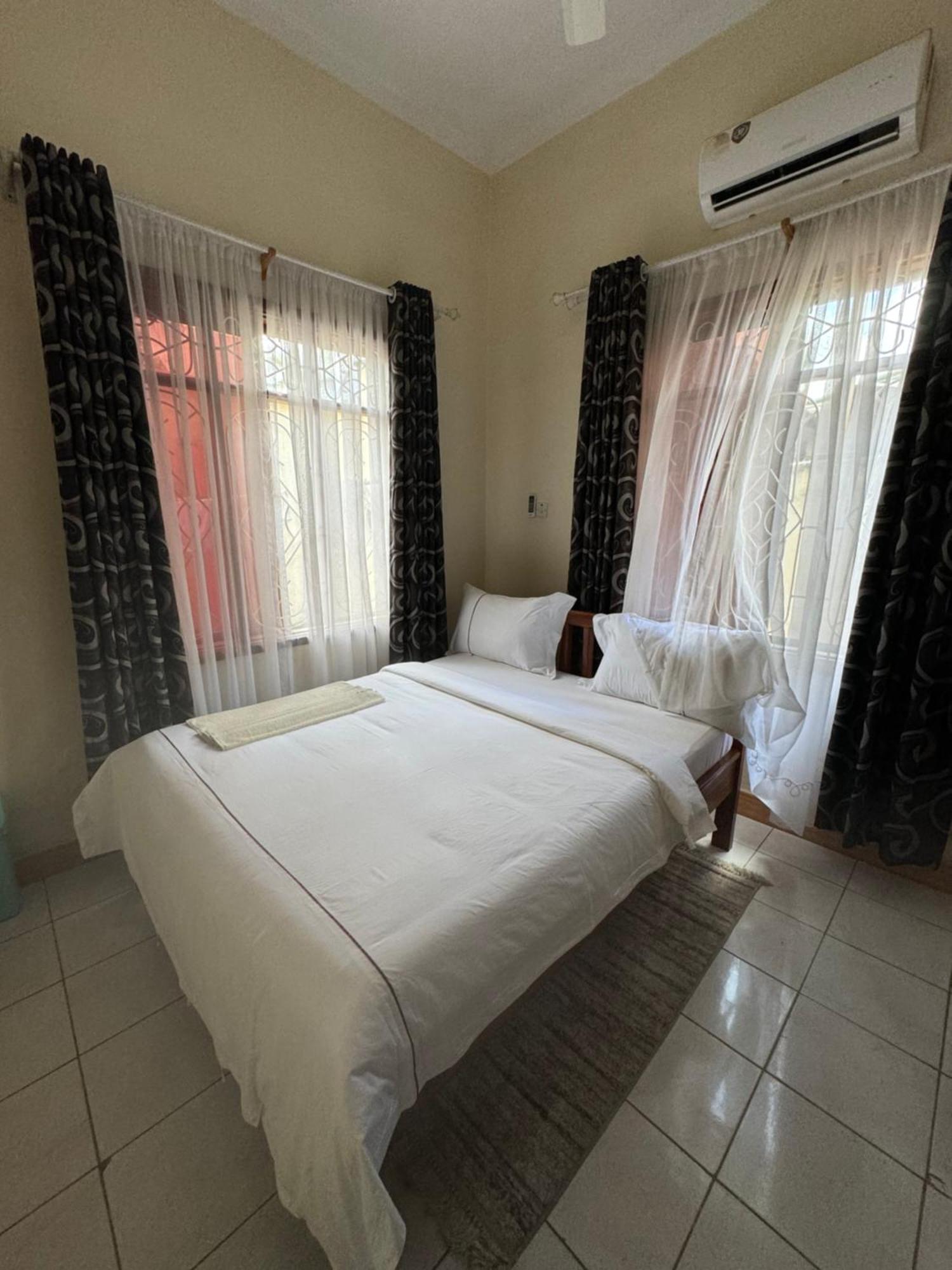 G & S Executive Lodge Dar es Salaam Exteriör bild